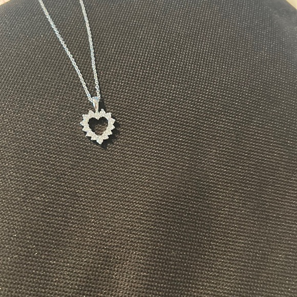 NEW cubic zirconia silver heart necklace - Picture 3 of 4